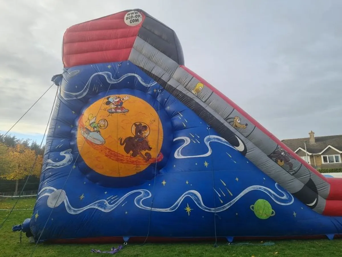 Mega Large Bouncing Castle Slide 26ft tall - Image 3