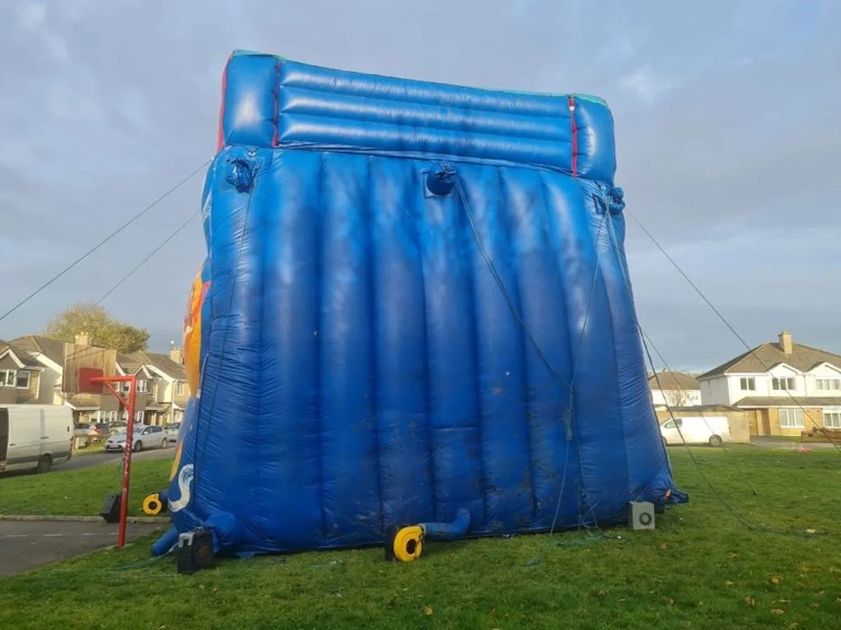 Mega Large Bouncing Castle Slide 26ft tall - Image 4