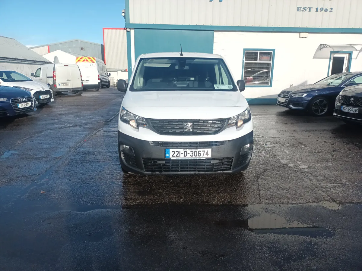 2022 Peugeot Partner PROFESSIONAL PLUS 1.5 H HDI - Image 3
