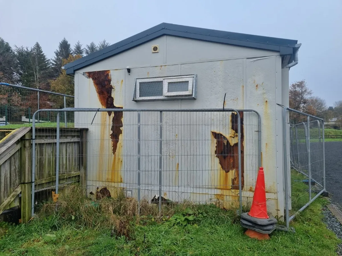 2no. 19m x 4 m changing rooms and toilets - Image 3