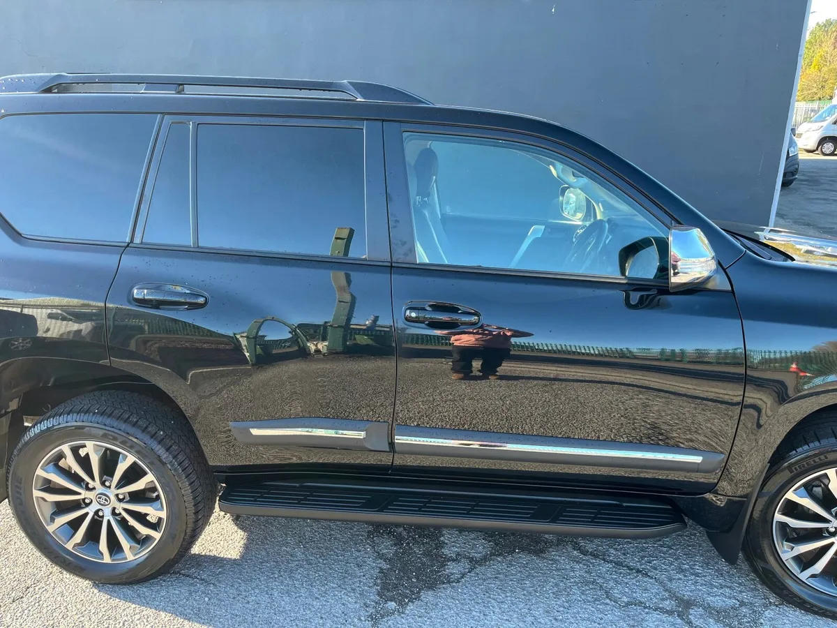 Toyota Land Cruiser 2023 - Image 3