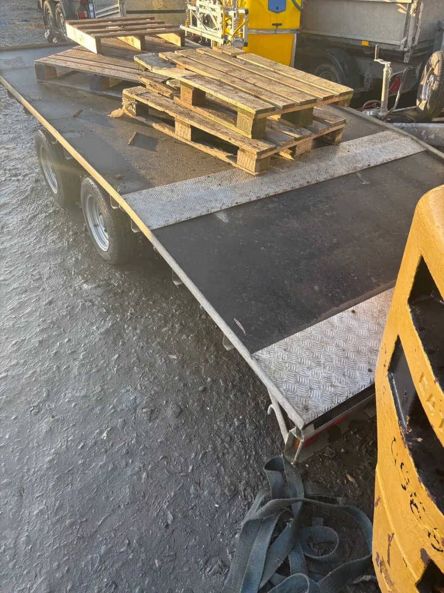 Ifor Williams 14ft beaver tail trailer - Image 2