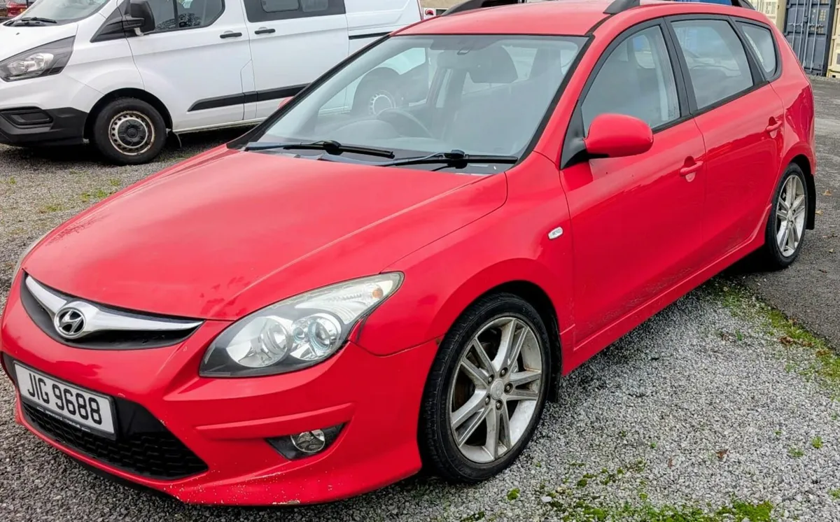 2010 Hyundai i30 – Red - Image 1