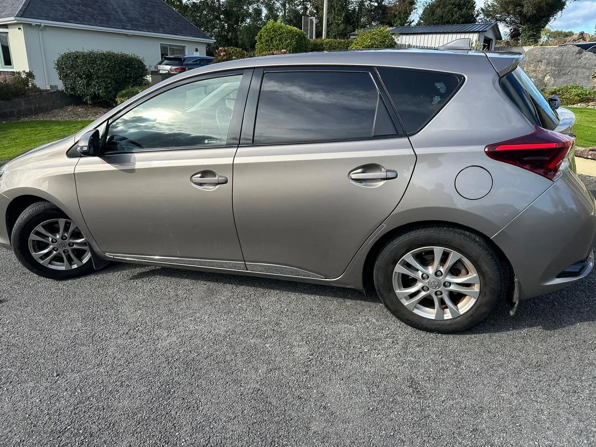 Toyota Auris Van - Image 4