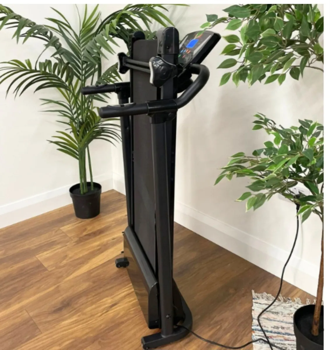 Motorised Treadmill - Image 3