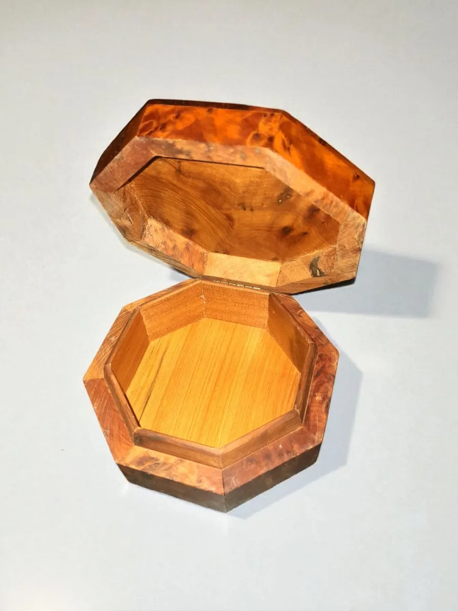 Beautiful wooden hexagonal jewellery box - Image 2