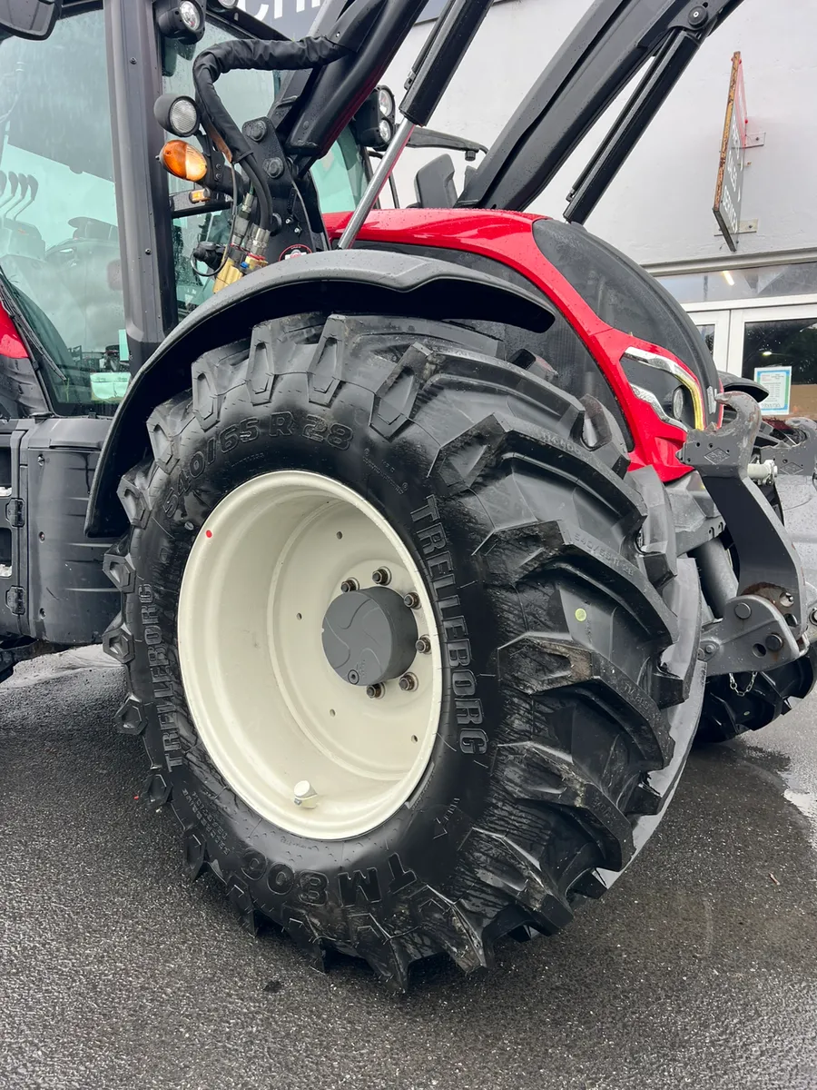 232 Valtra N175 Active c/w New Loader, New Tyres - Image 4