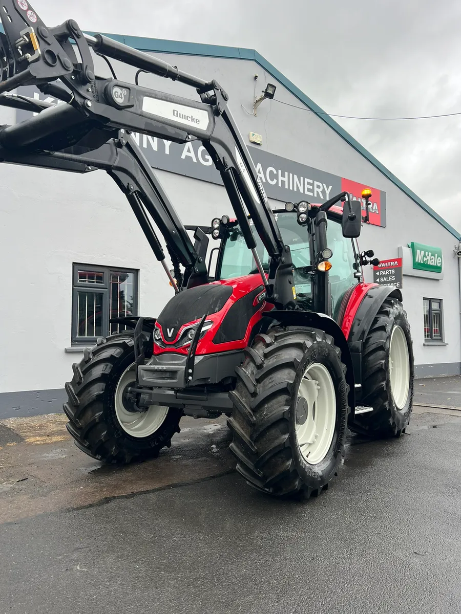 232 Valtra G125A c/w Loader, Only 600hrs - Image 3
