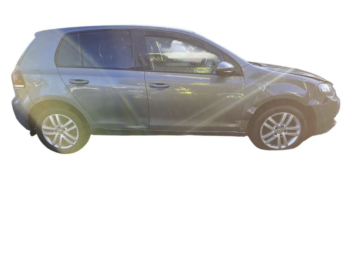 2010 VOLKSWAGEN GOLF Breaking/Dismantling - Image 2