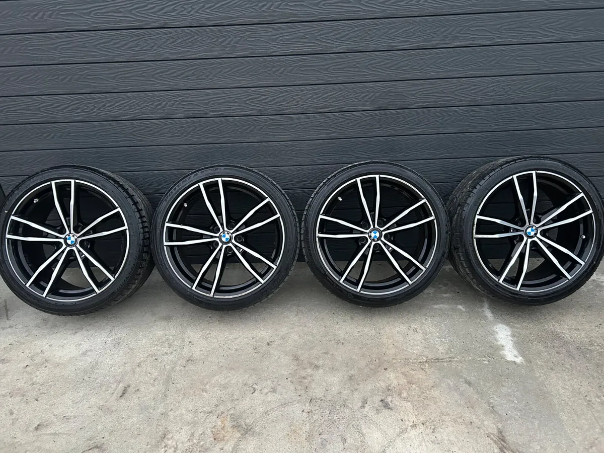 19” GENUINE BMW 3 SERIES ALLOY WHEELS & TYRES - Image 2