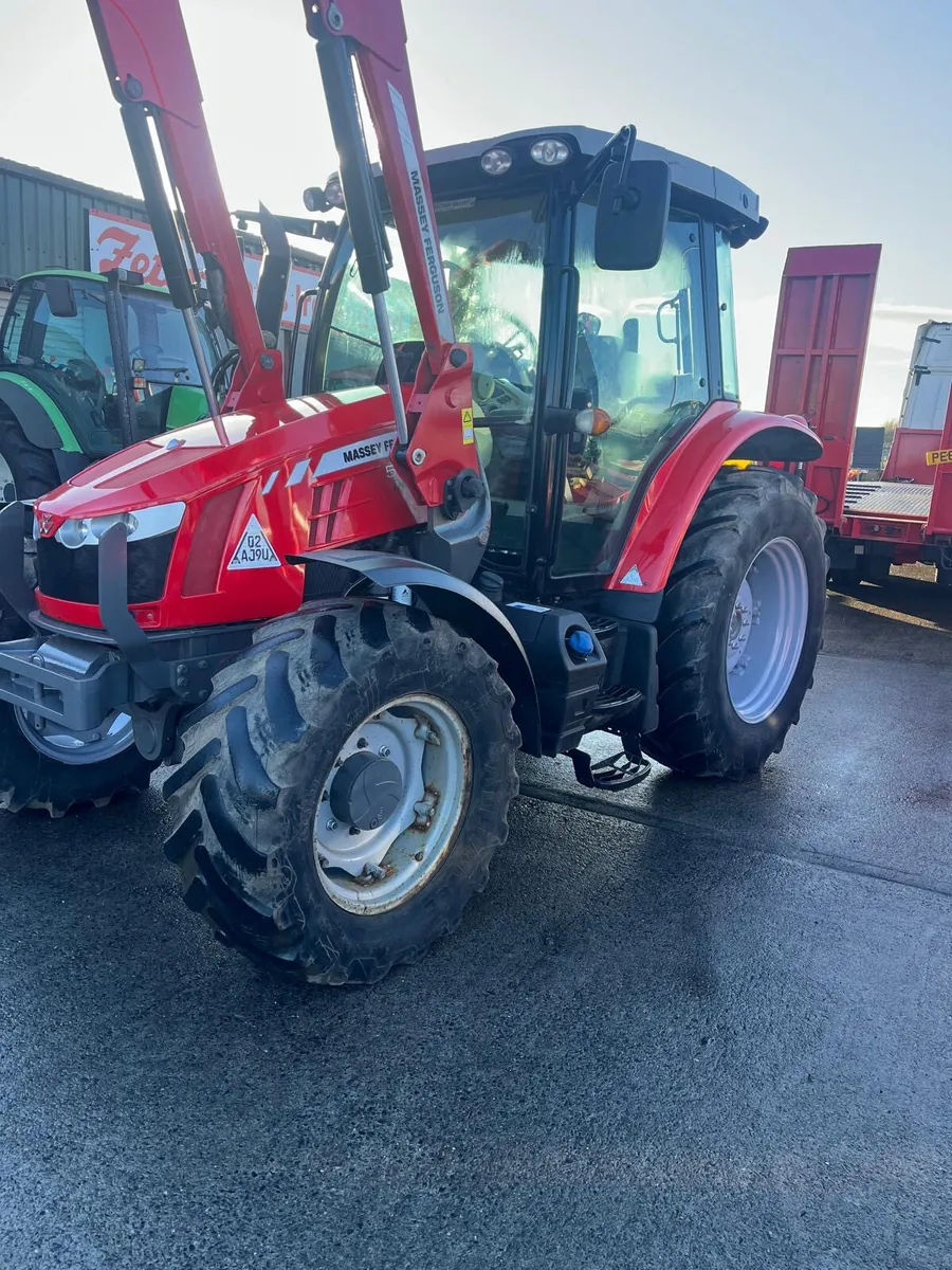Massey Ferguson 5612 - Image 3