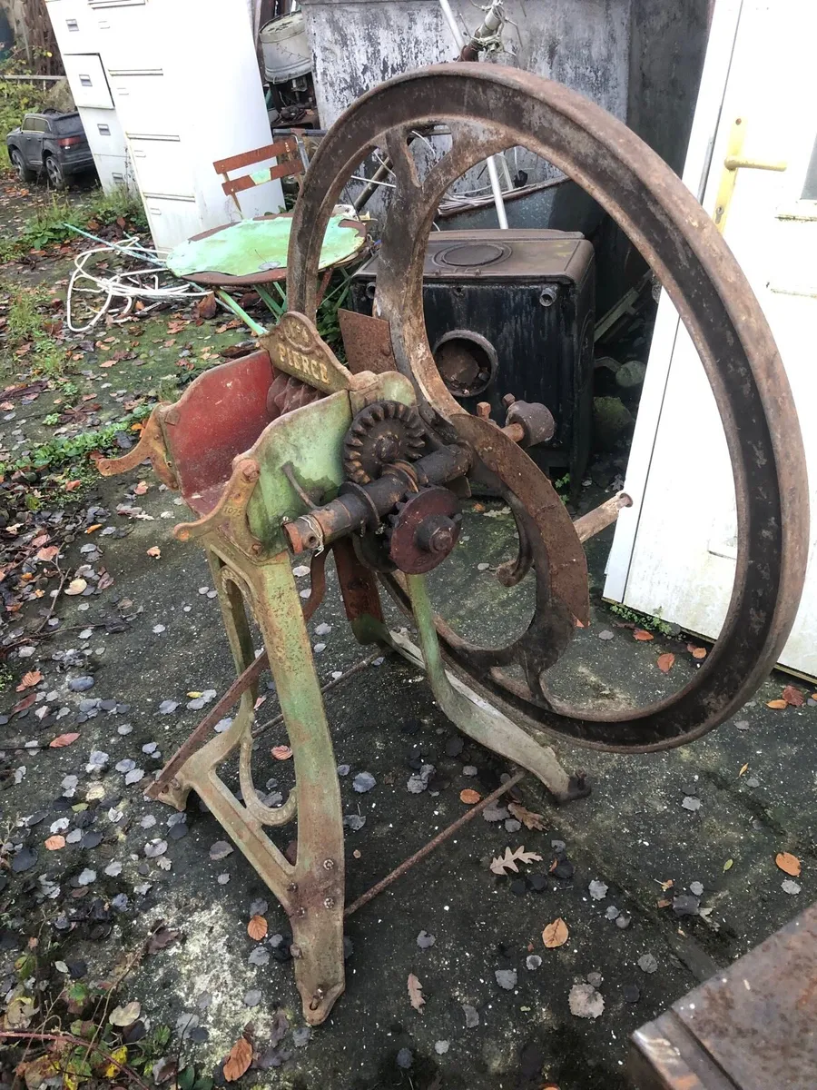 Furze grinder/cutter, corn roller/Mill, Saw - Image 1
