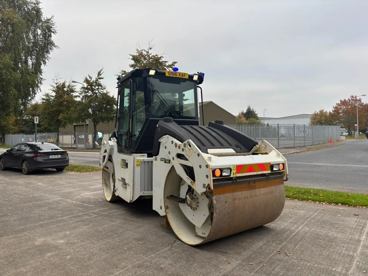 2018 AMMANN ARX90 Asphalt Roller - Image 3