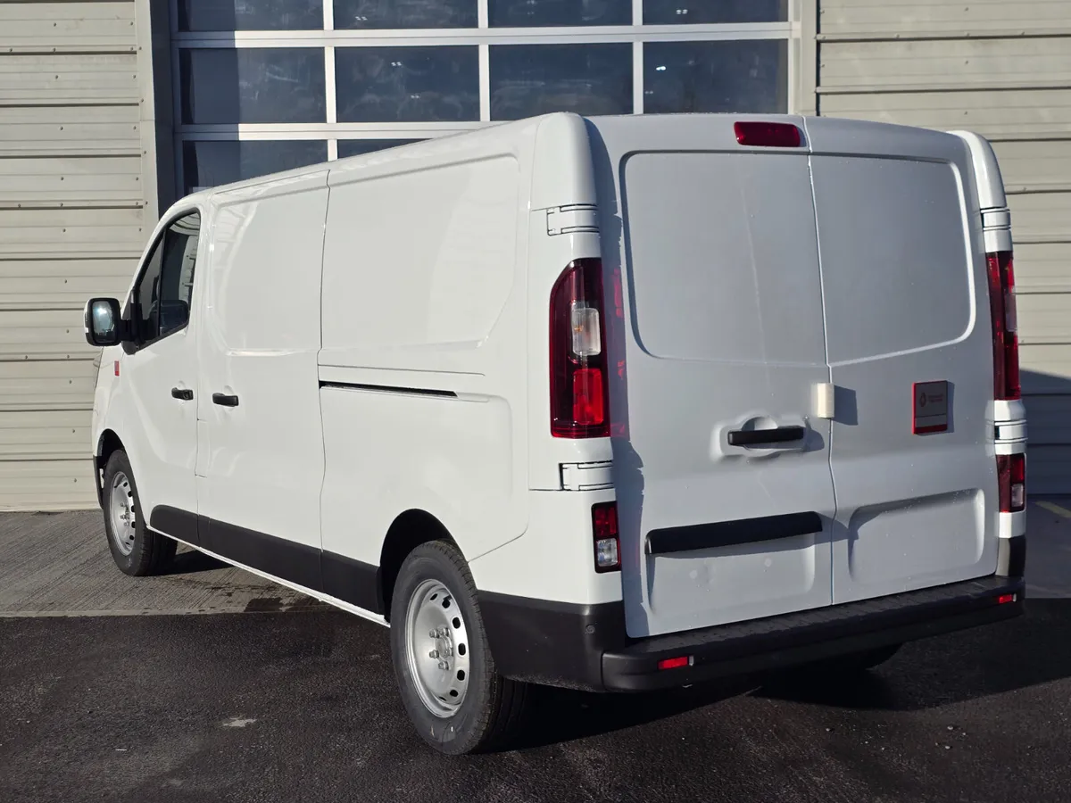 Renault Trafic L2H1 150BHP - Image 3