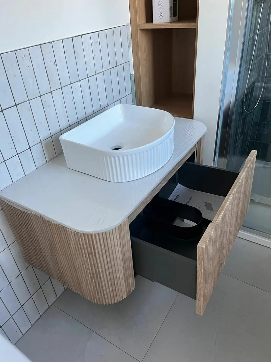 Bathroom Unit - Image 2