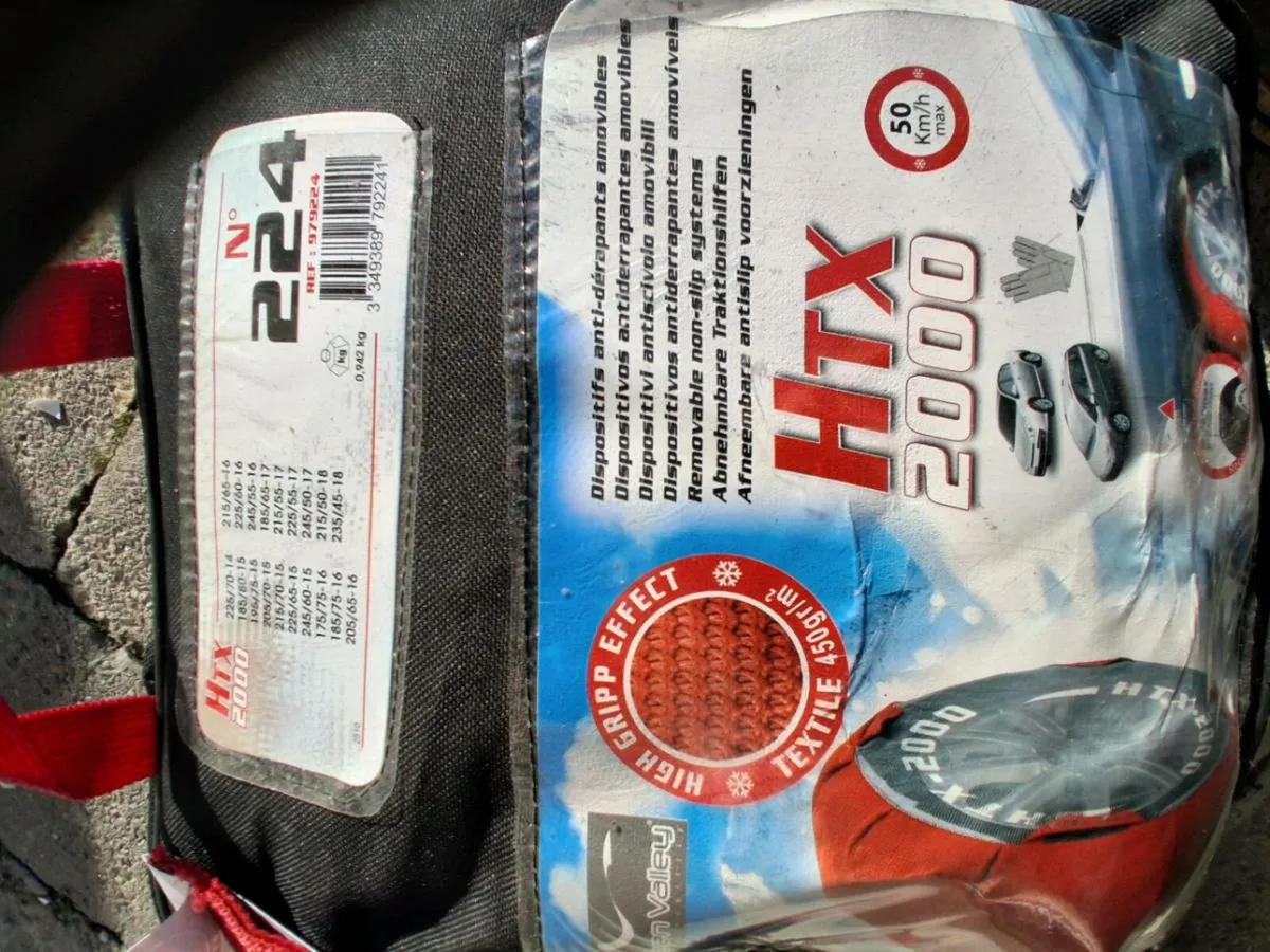 Walking sticks and snow chains - Image 2