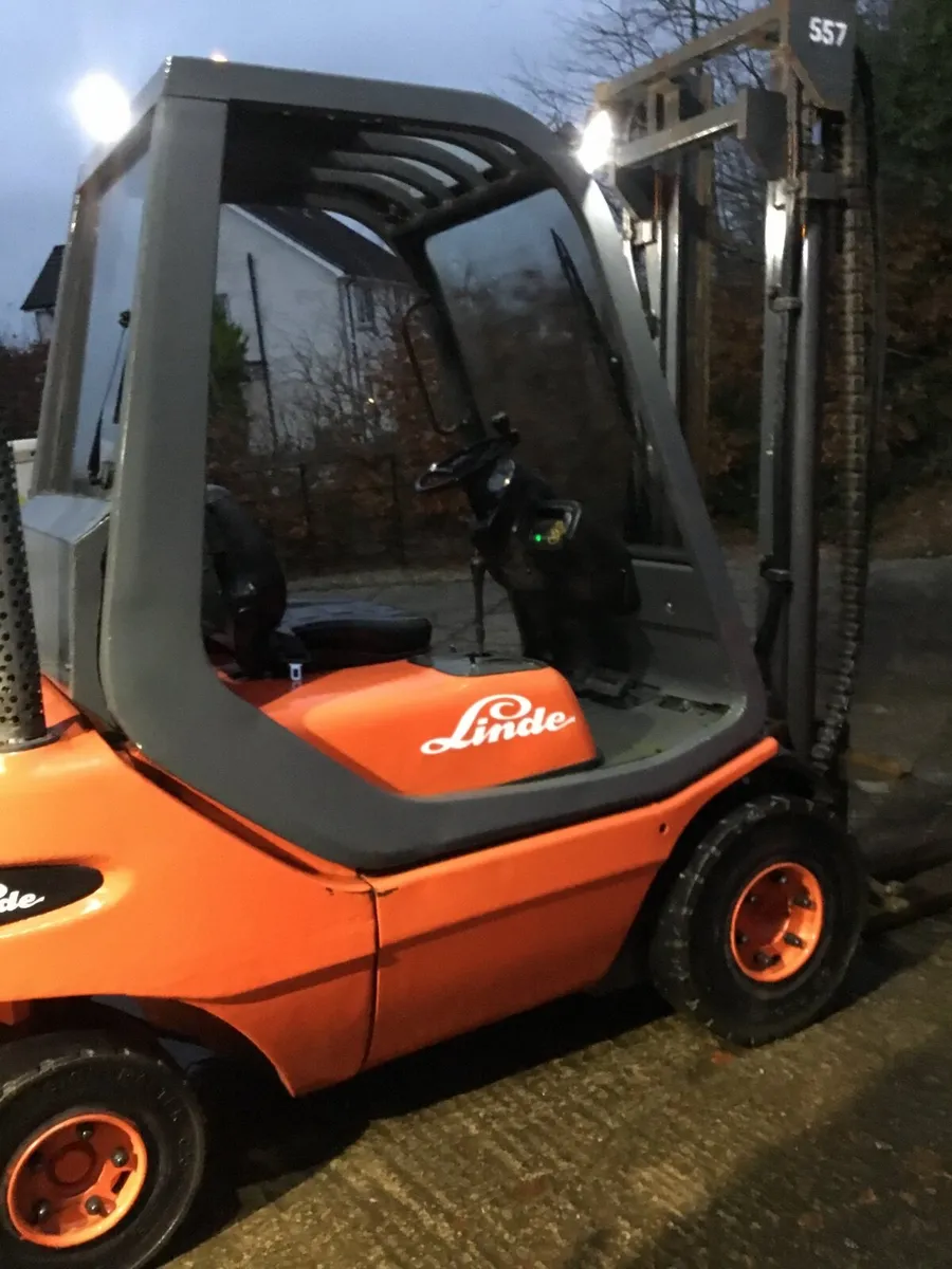 Forklift  Linde 2.5 Ton Diesel - Image 1