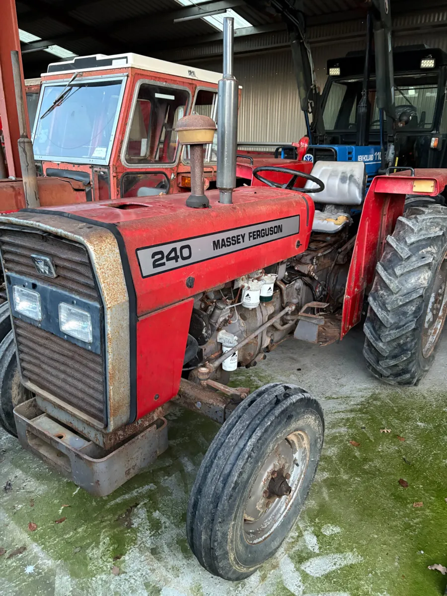 Massey Ferguson 240 - Image 2