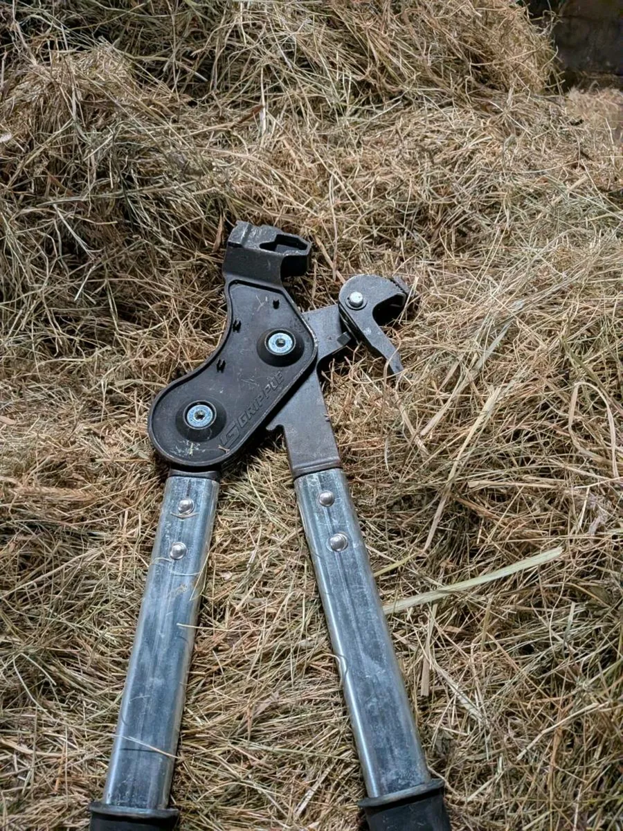 Wire pullers - Image 1
