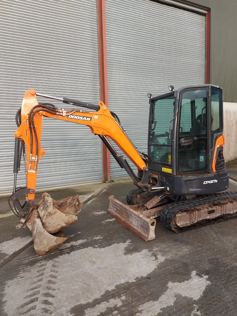 Mini digger - Image 1