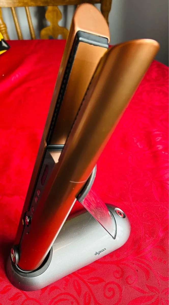 Dyson Corrale™ Cordless hair straightener. - Image 4