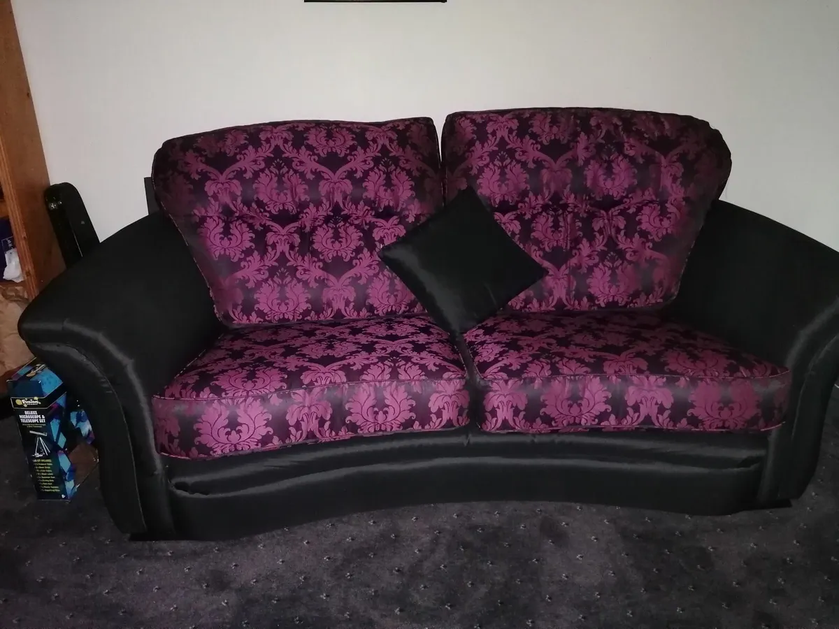 3 seat sofa + 2 Queen Anne chairs - Image 3