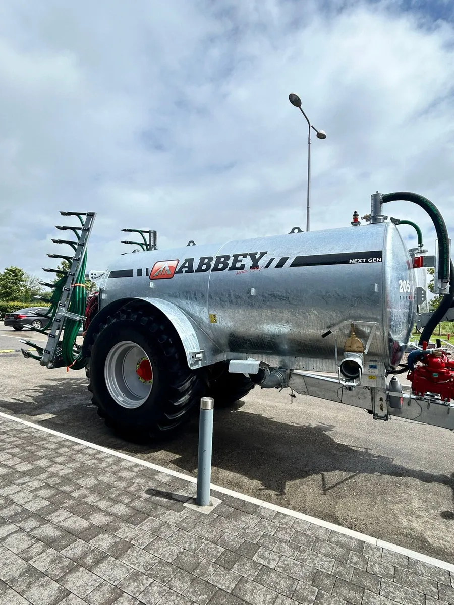 New Abbey 2050 Premium Tanker c/w Agri Pro Shoe - Image 2