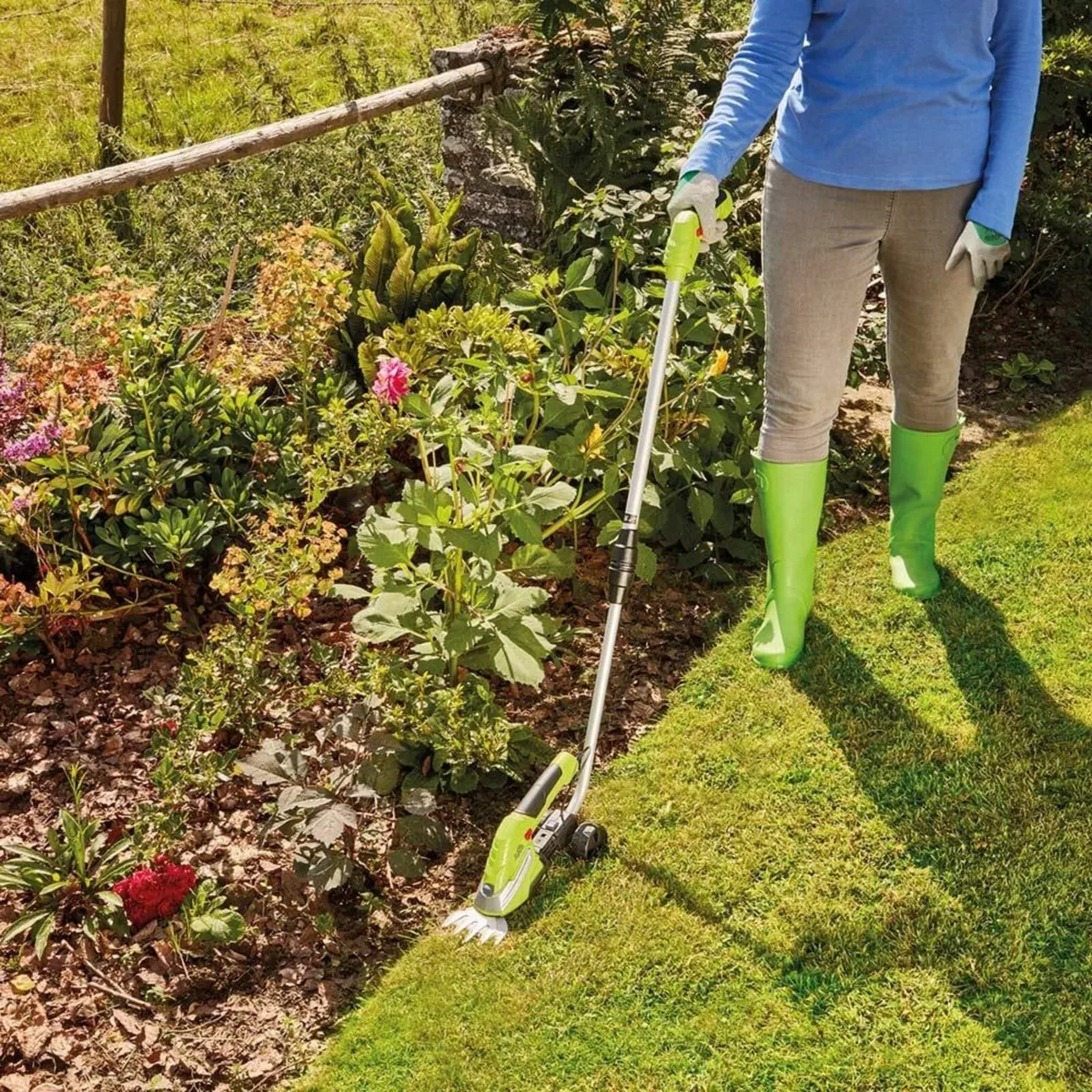 7.2V Cordless Trimming Shears With Handle - Image 1