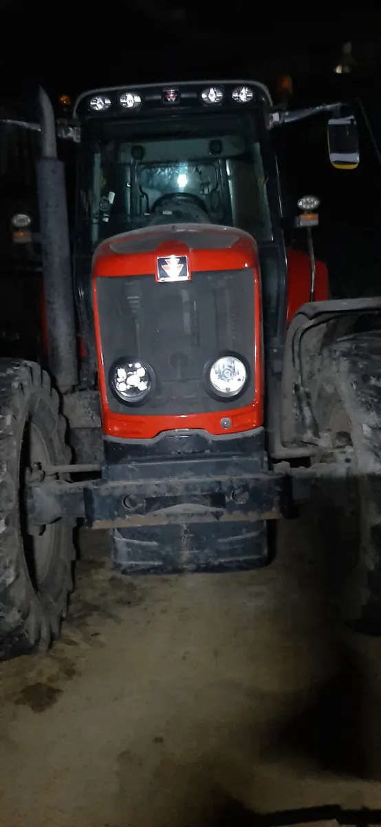 MF 5400,5600,5700,6400,6600,6700,7400,77,84 Series - Image 2