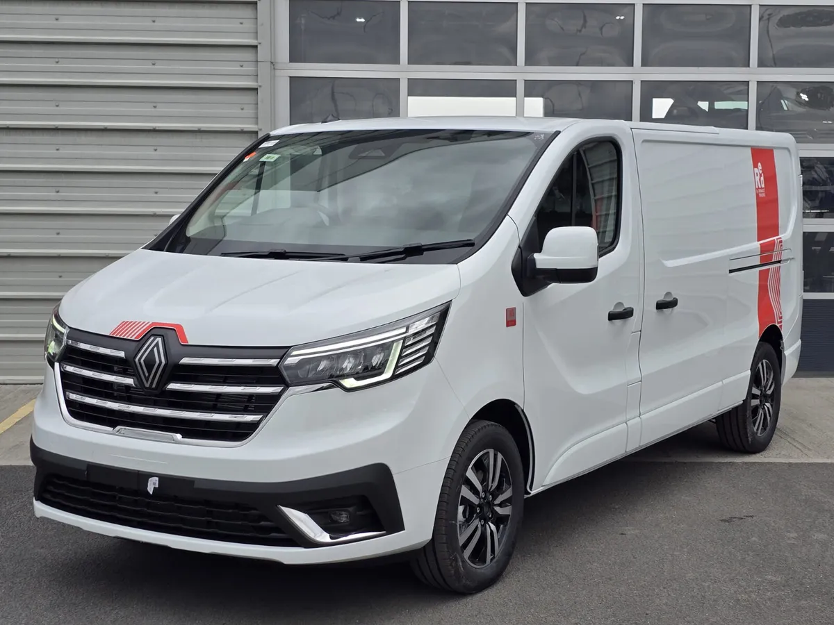 Renault Trafic Exclusive 170BHP Manual White - Image 2