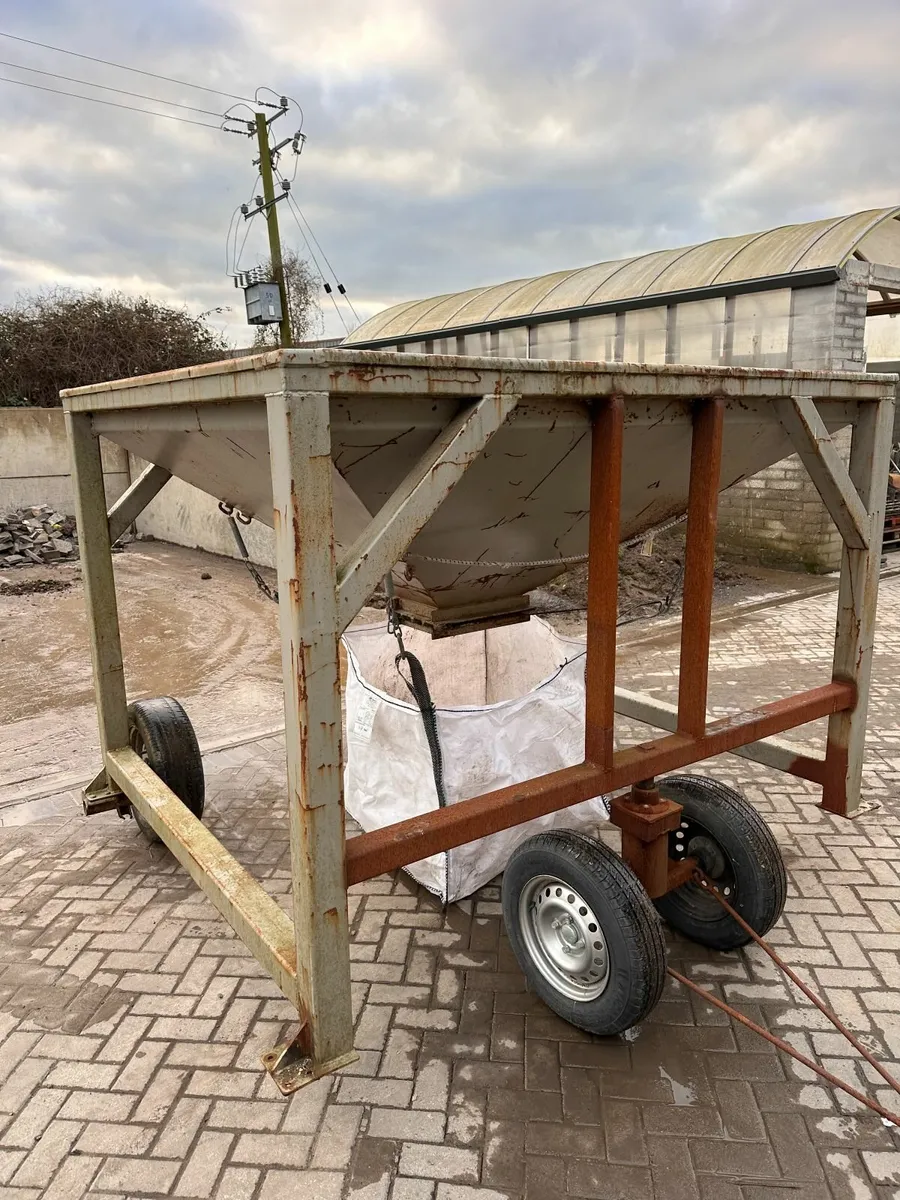 Bag hopper - Image 1