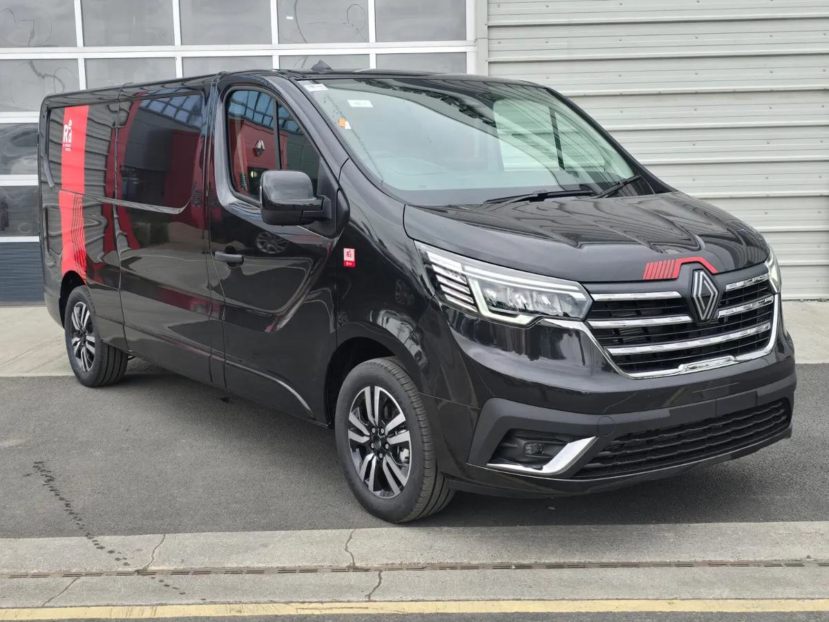 Renault Trafic Exclusive 170BHP Auto Black - Image 1