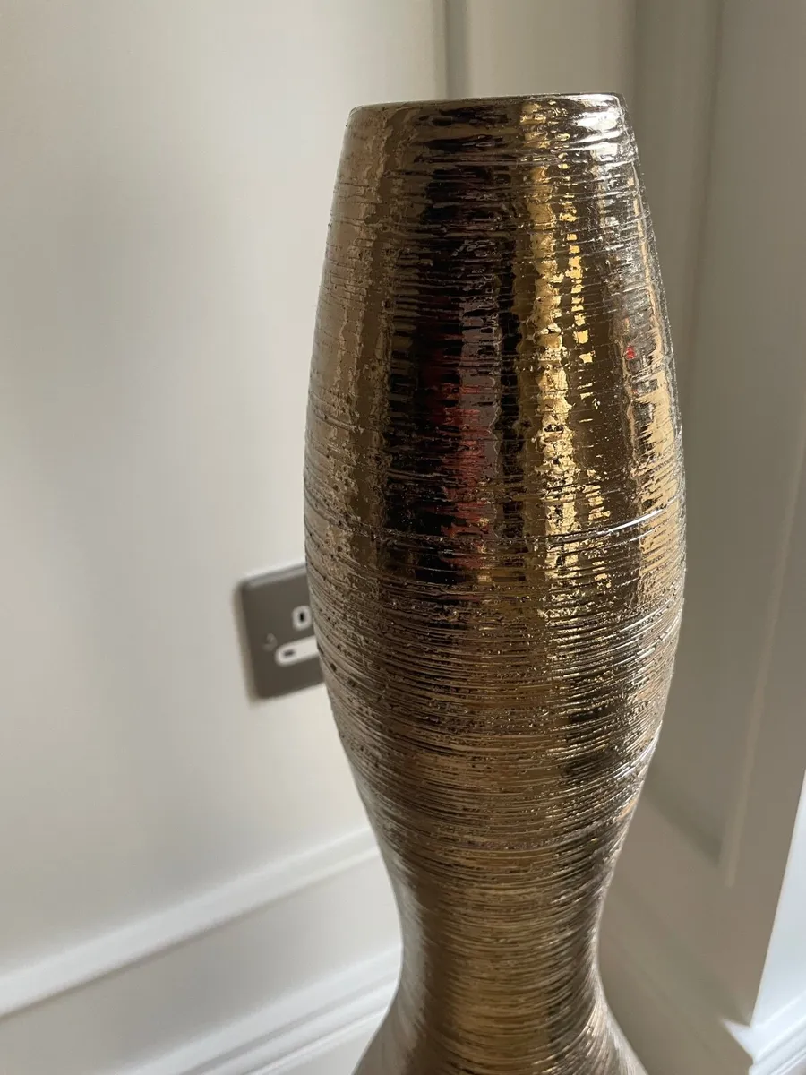 Vase - Image 2