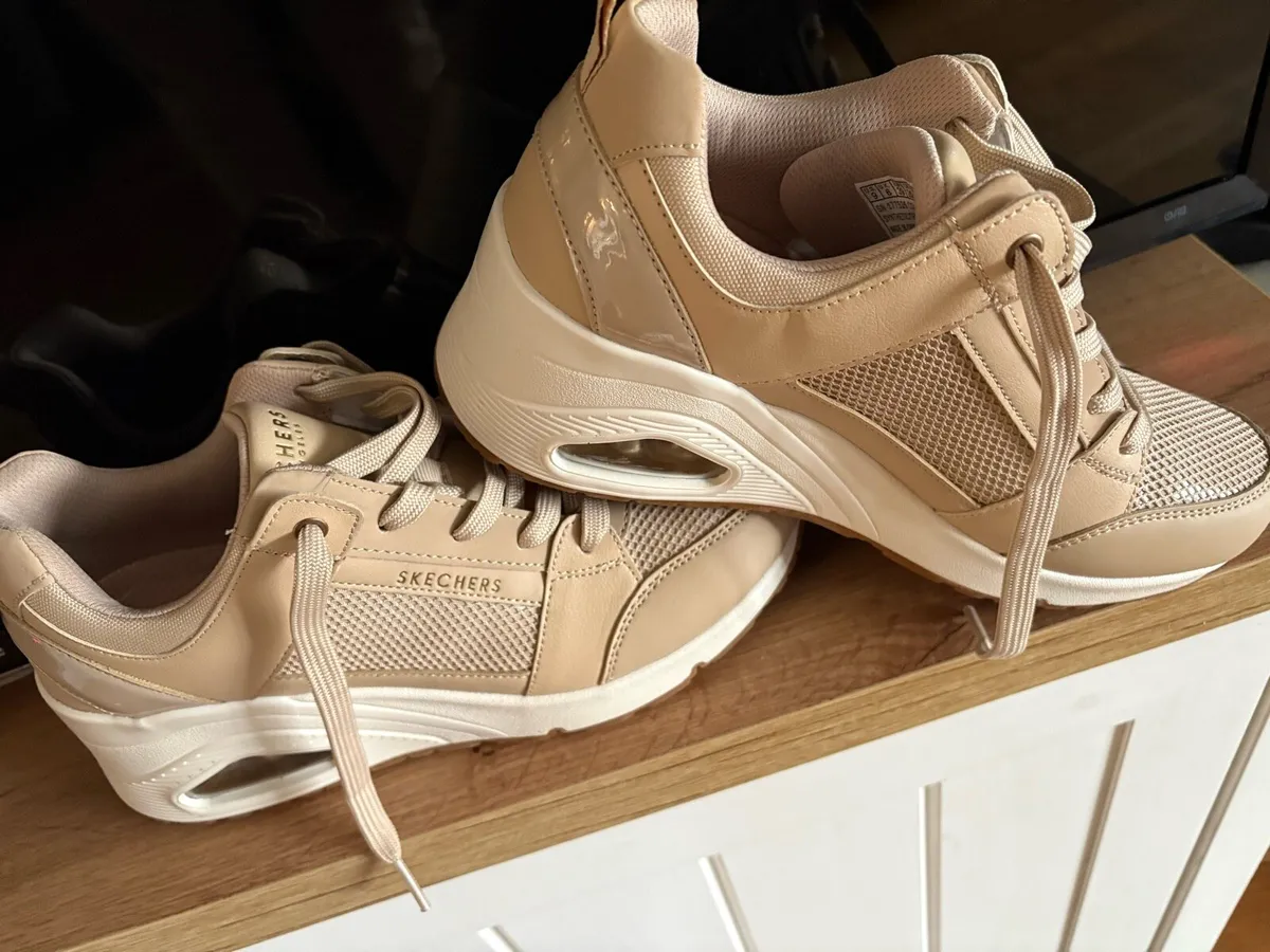 Ladies Skechers - Image 1