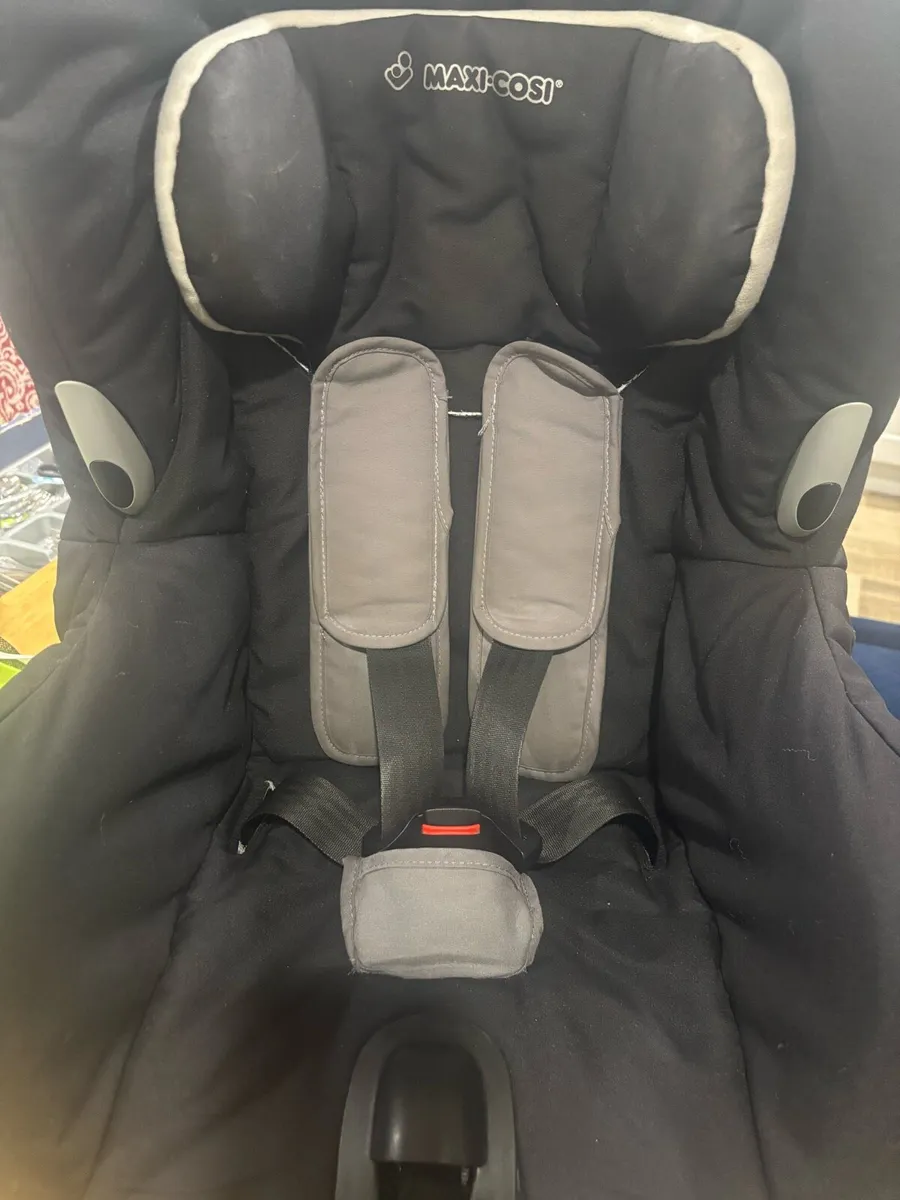 Maxi Cosy Axiss Swivel seat - Image 4