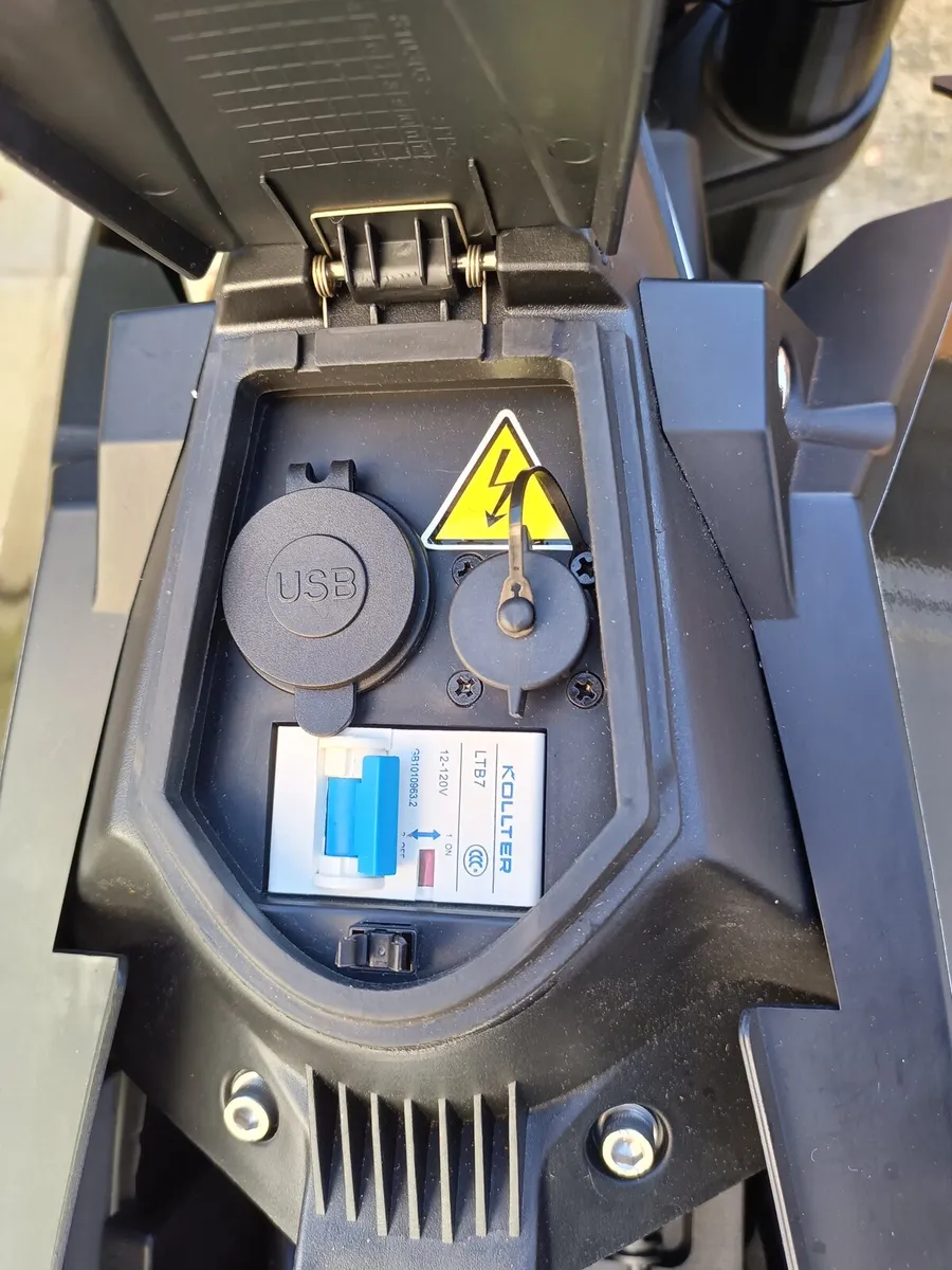 Electric motorcycle - Image 4