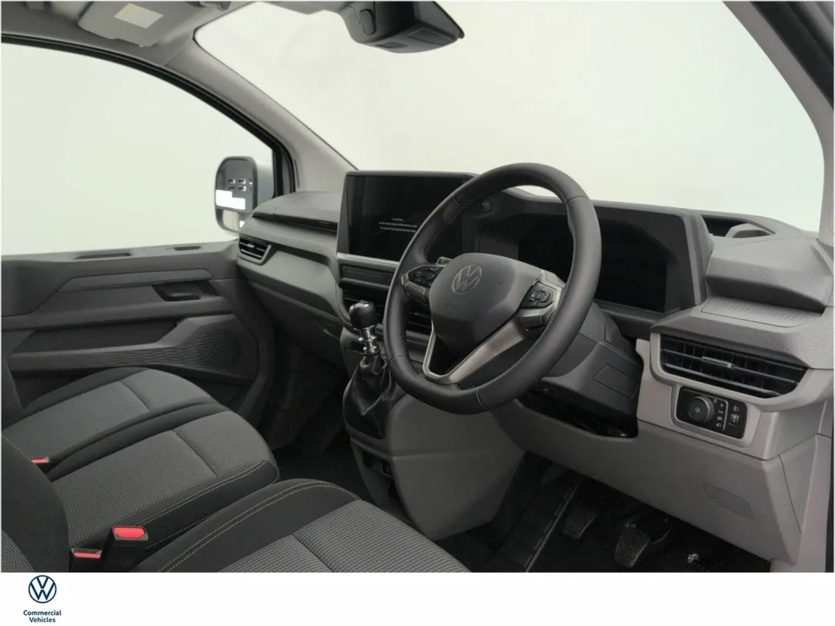 Volkswagen Transporter 28 VAN LWB TRENDLINE 110HP - Image 2