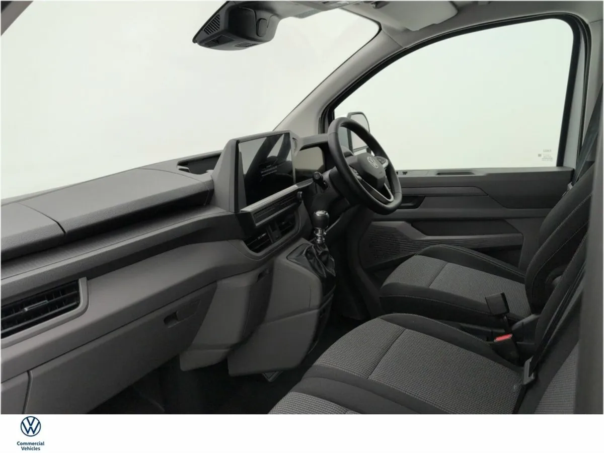 Volkswagen Transporter 28 VAN LWB TRENDLINE 110HP - Image 4