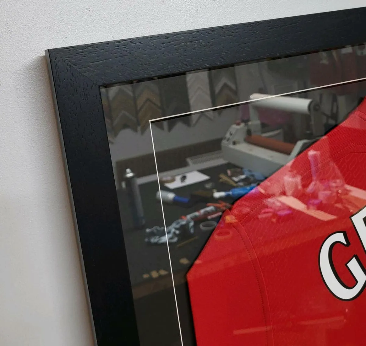 Steven Gerrard No.8 Signed Framed Liverpool Shirt - Image 3