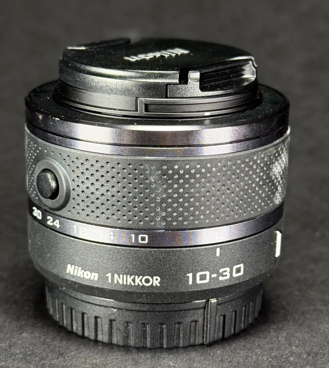 Nikon 1 J1 mirrorless digital camera bundle - Image 3