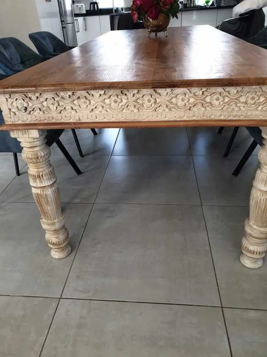 8 Seater Dining Table - Image 4