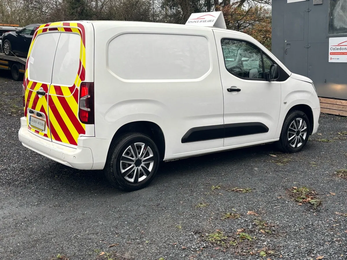 2020 OPEL COMBO-LOW KM-NEW CVRT - Image 2