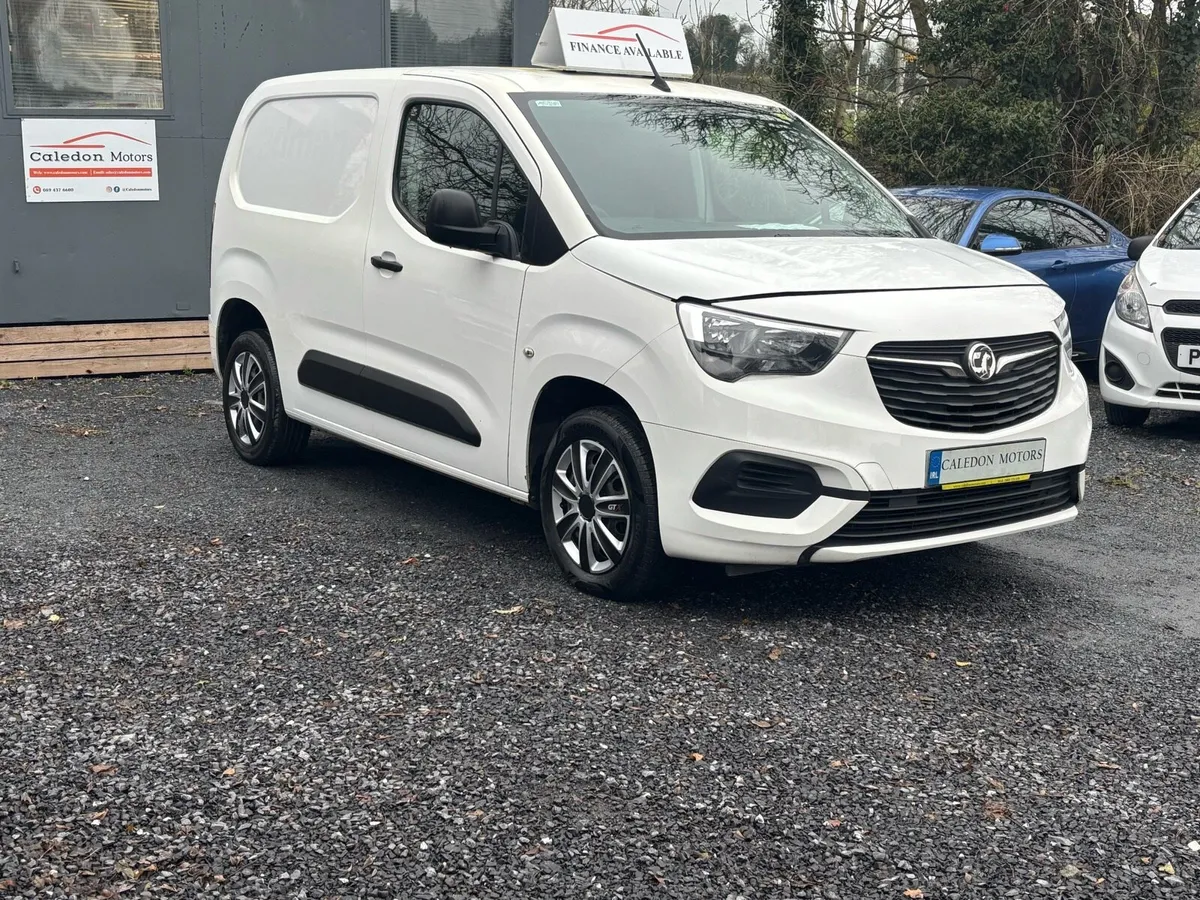 2020 OPEL COMBO-LOW KM-NEW CVRT - Image 3
