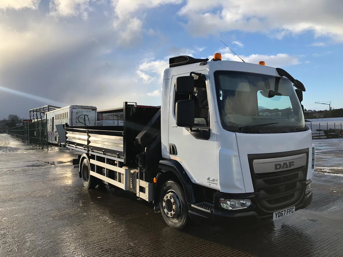 12Ton 2017  daf new tipper remote control crane - Image 1