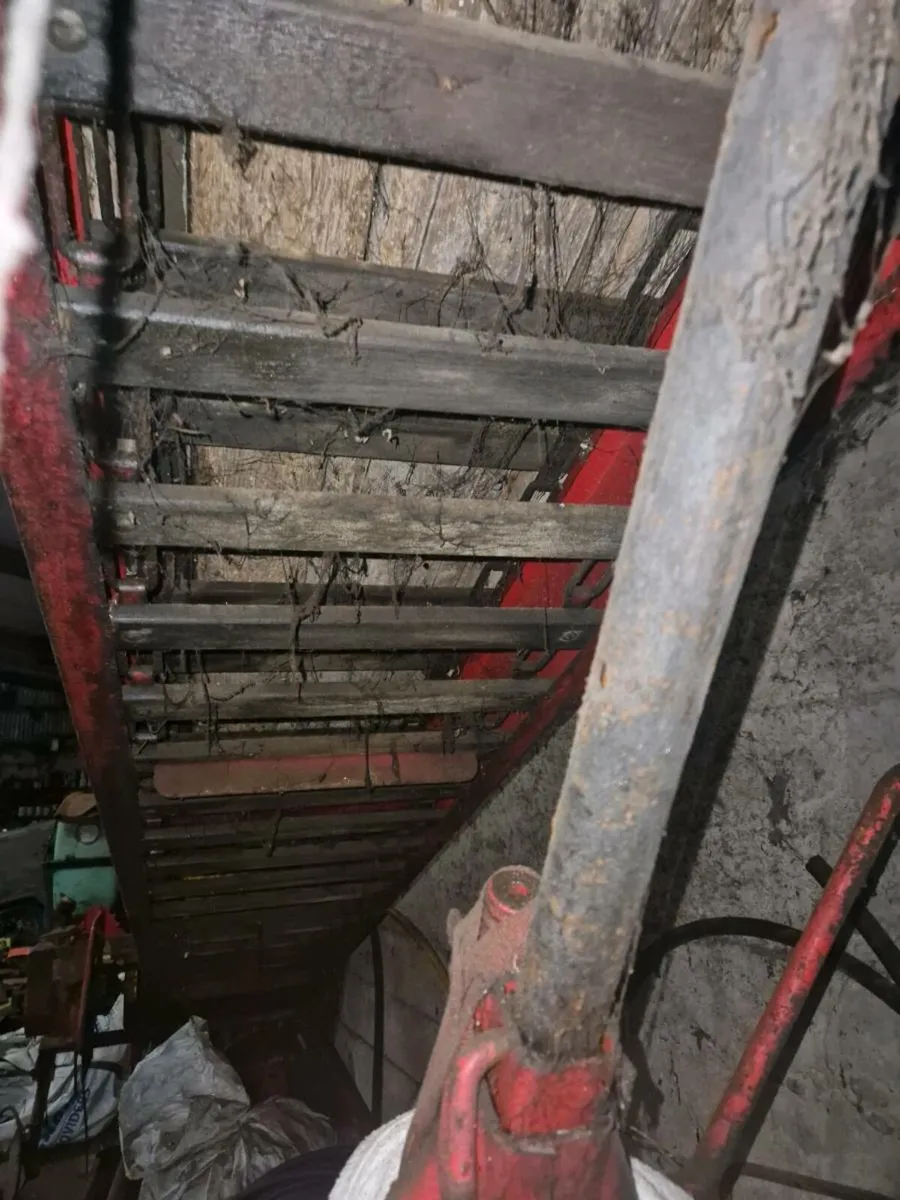 Bale elevator - Image 2