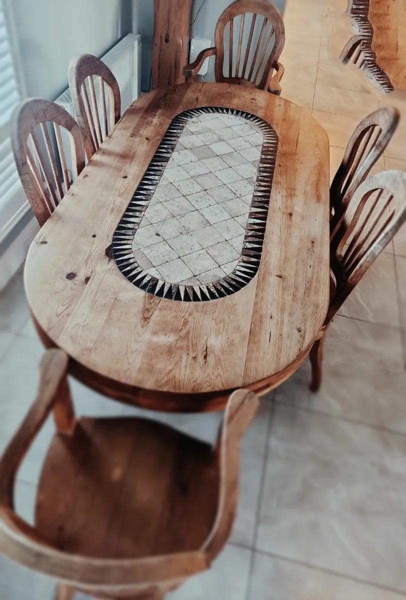 Dining table and chairs - Image 1