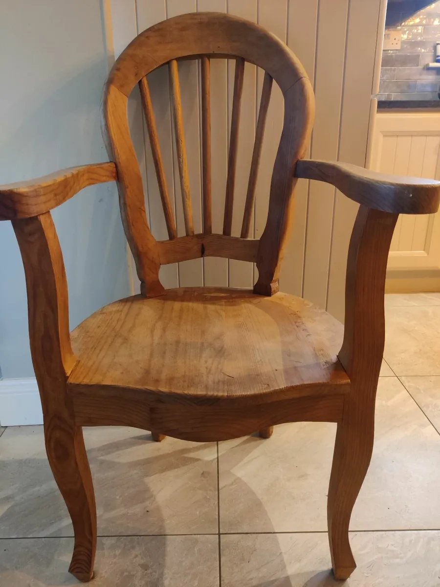 Dining table and chairs - Image 3
