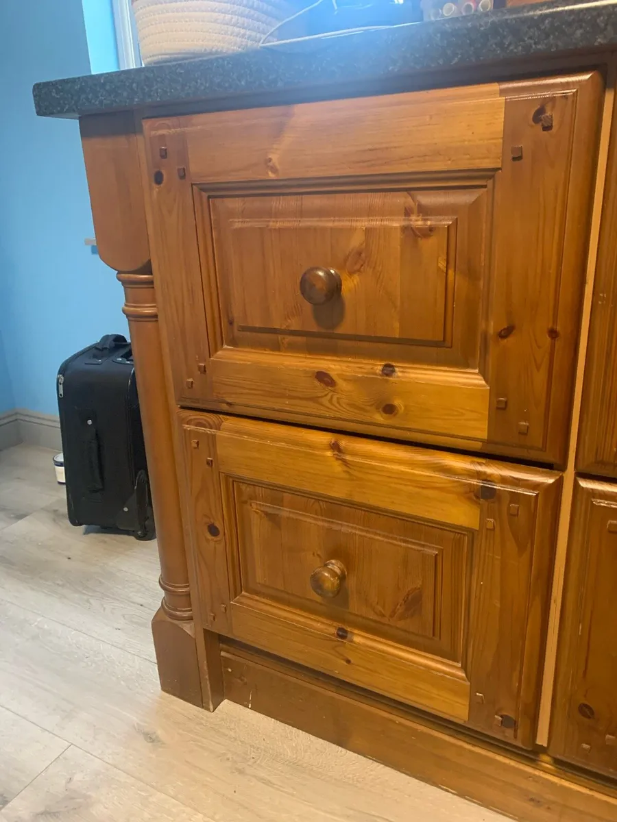 Kitchen Island - Image 2