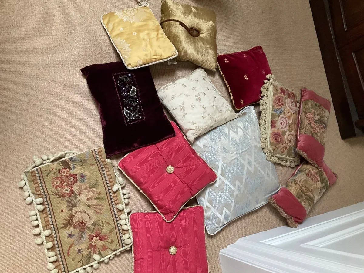 Furnishing Fabrics, lampshades and cushions - Image 3