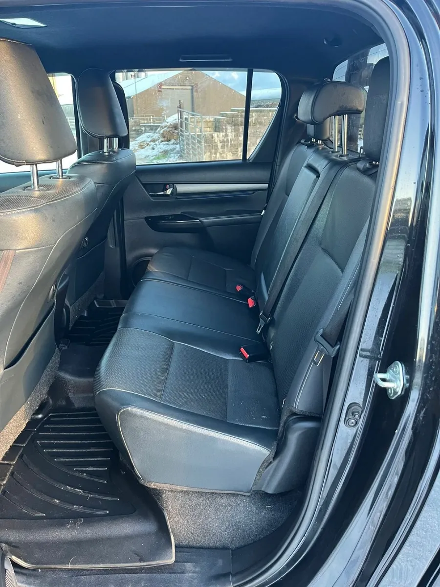 Toyota Hilux 2021 - Image 4